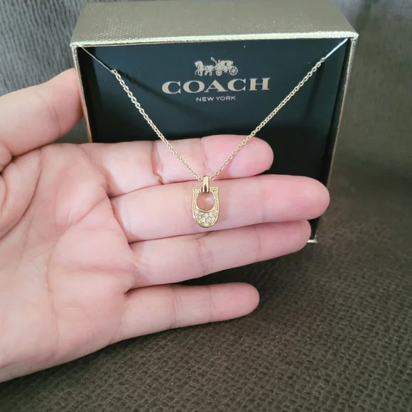 Coach Gold💛 Signature🖋 C Pendant Necklace - NIB - Picture 5 of 15